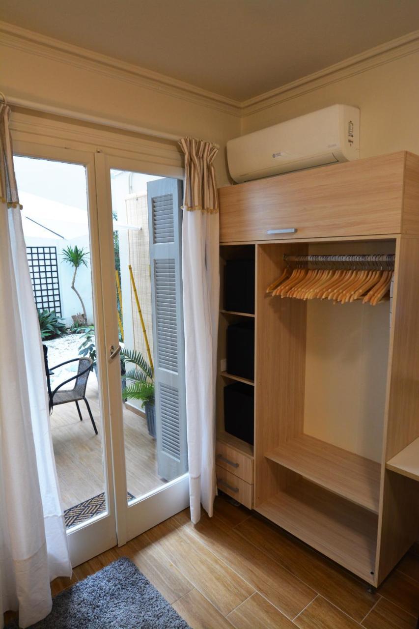 Studio Posh with garden in Kolonaki Athena Bagian luar foto